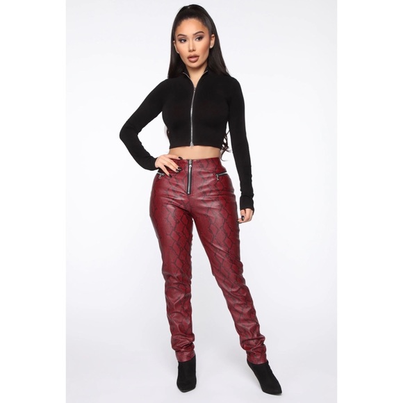 Fashion Nova Black Long Sleeve Ribbed Zipper Crop Top - Picture 4 of 8